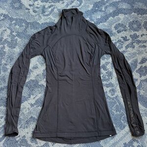 lululemon pullover long sleeve top black, size 2